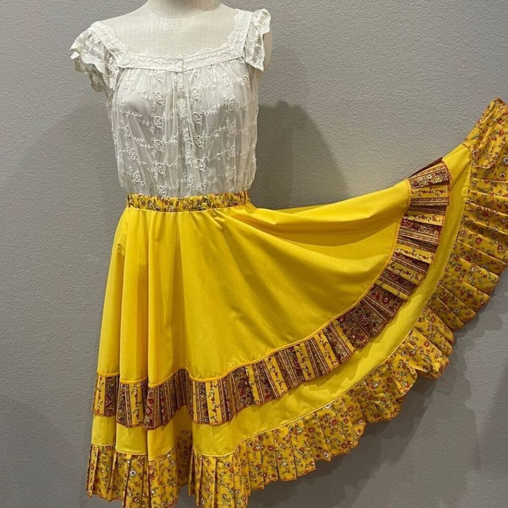 Handmade upcycled bright yellow gold full circle skirt with flounce & ruffle, M - Picture 6 of 6